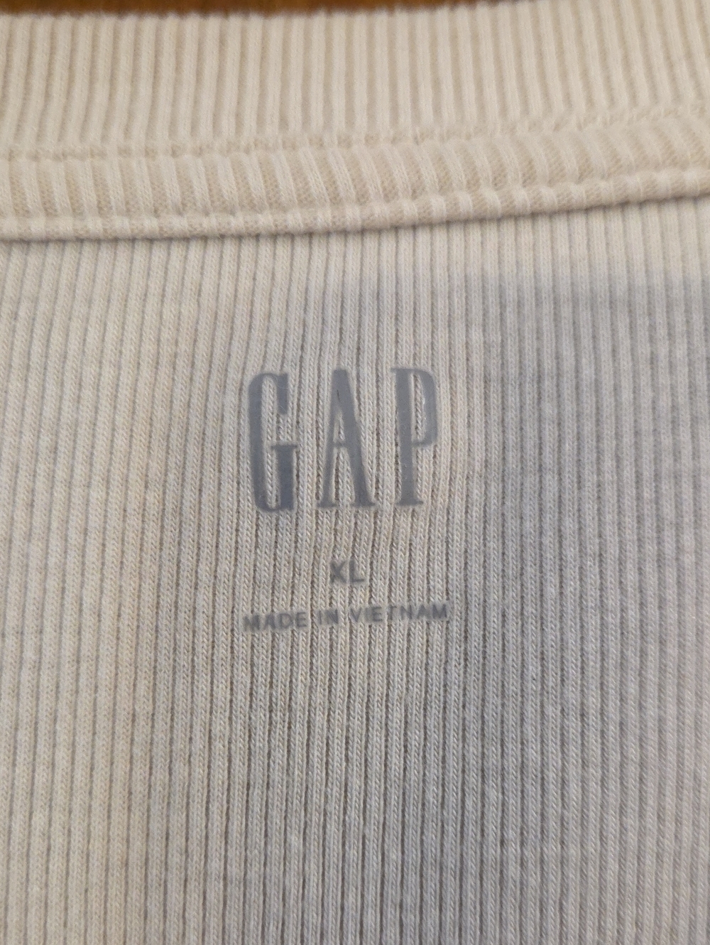 GAP Top - Picture 2 of 5